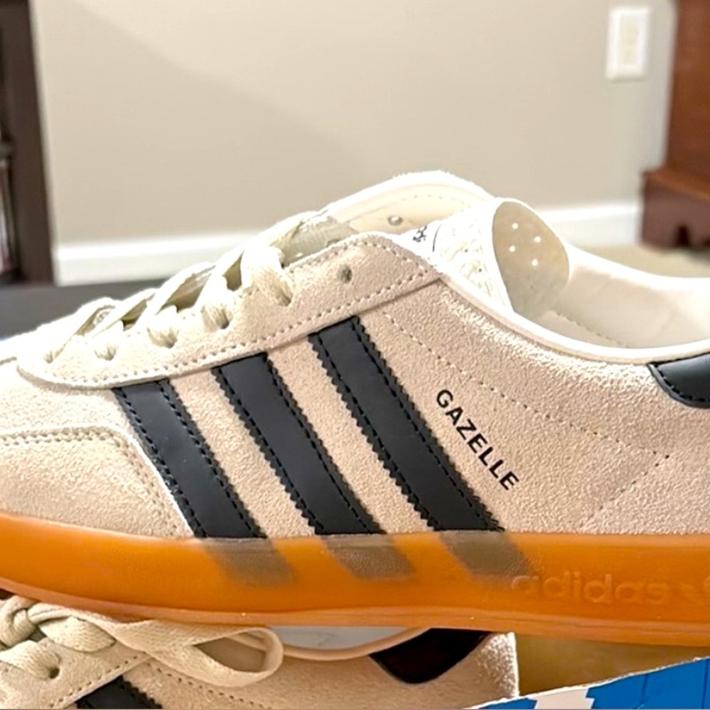 Adidas Gazelle Gazelles Cream size 7 men’s - they were too big for me